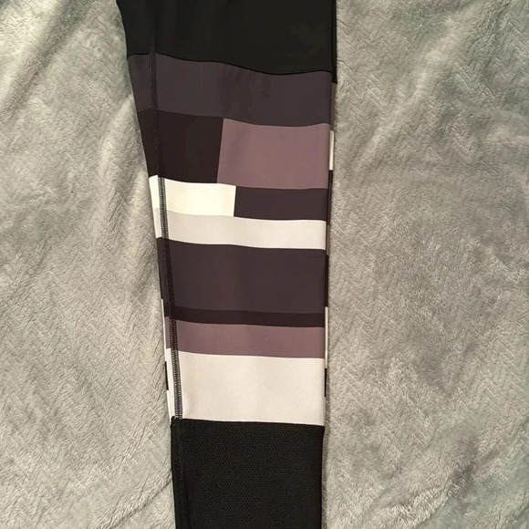 MTA Sport Leggings Size M - Picture 2 of 5
